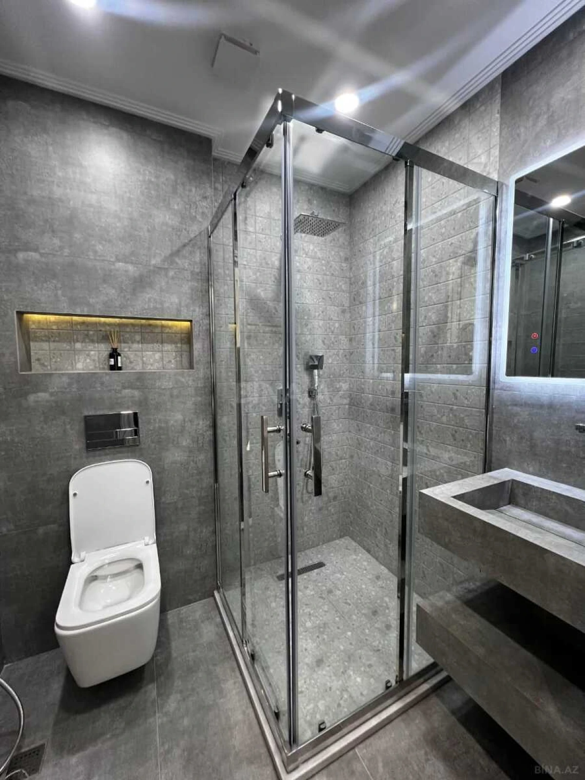 Satılır 3 otaqlı mənzil 128 m²
