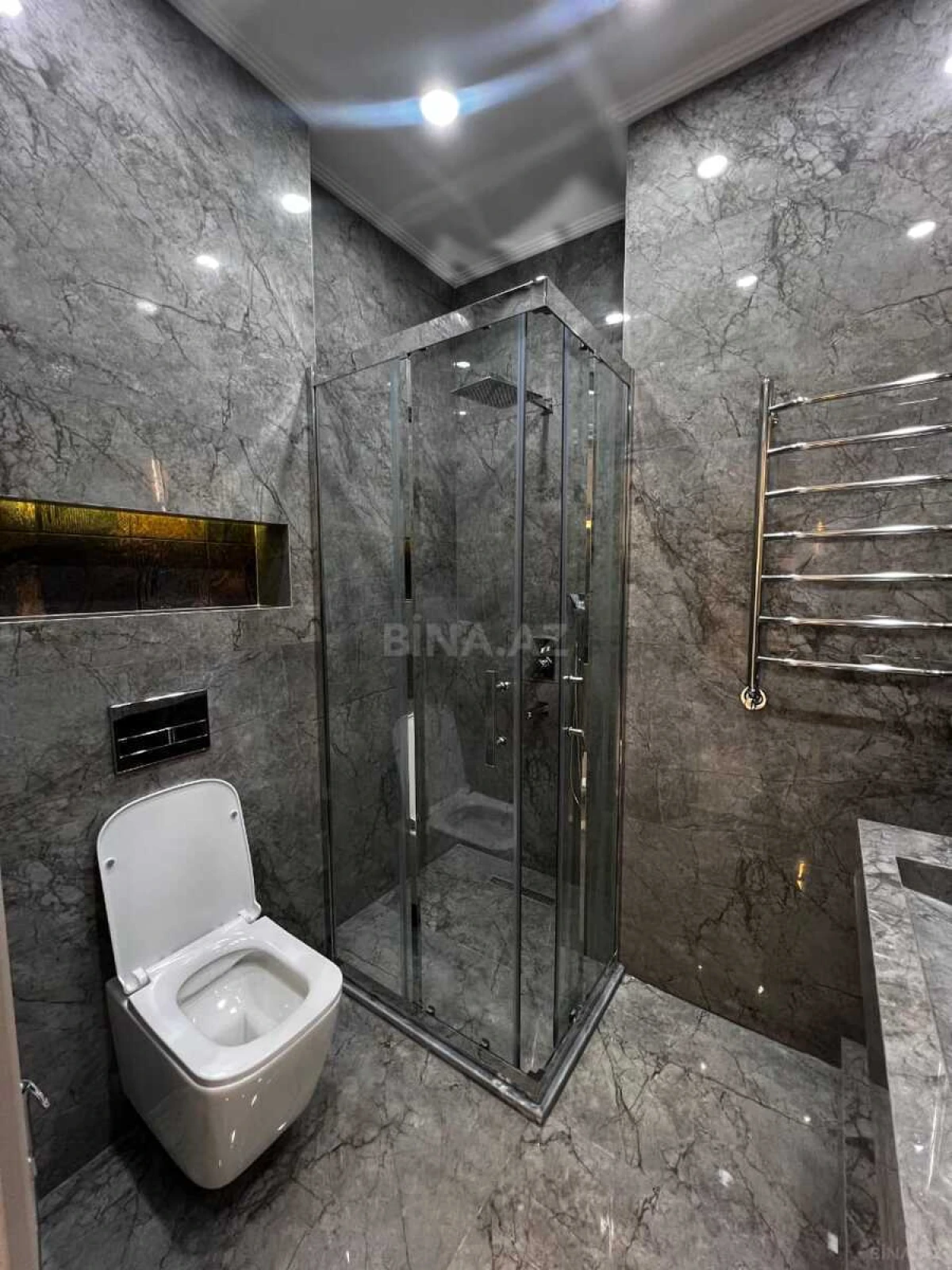 Satılır 3 otaqlı mənzil 128 m²