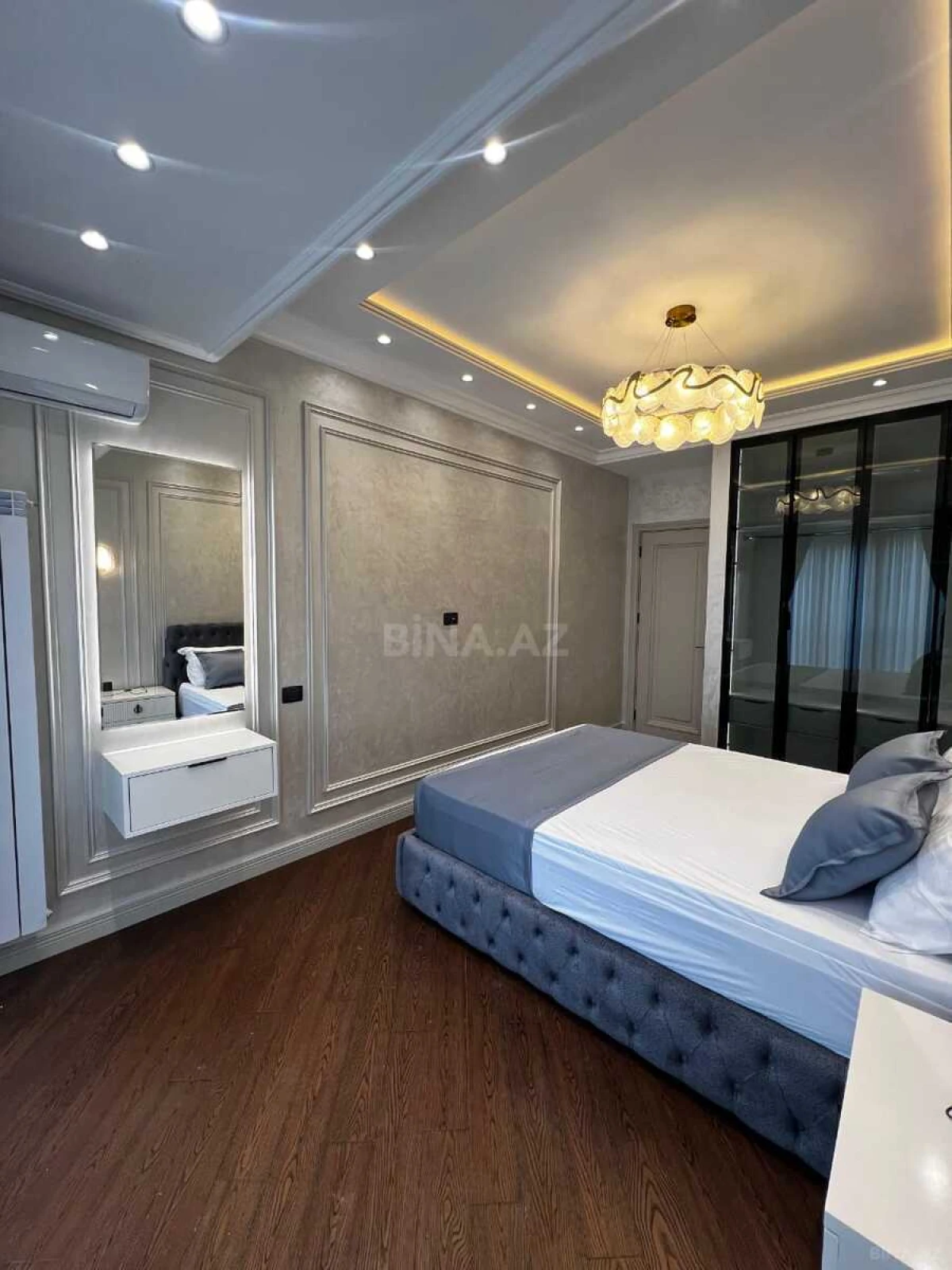 Satılır 3 otaqlı mənzil 128 m²