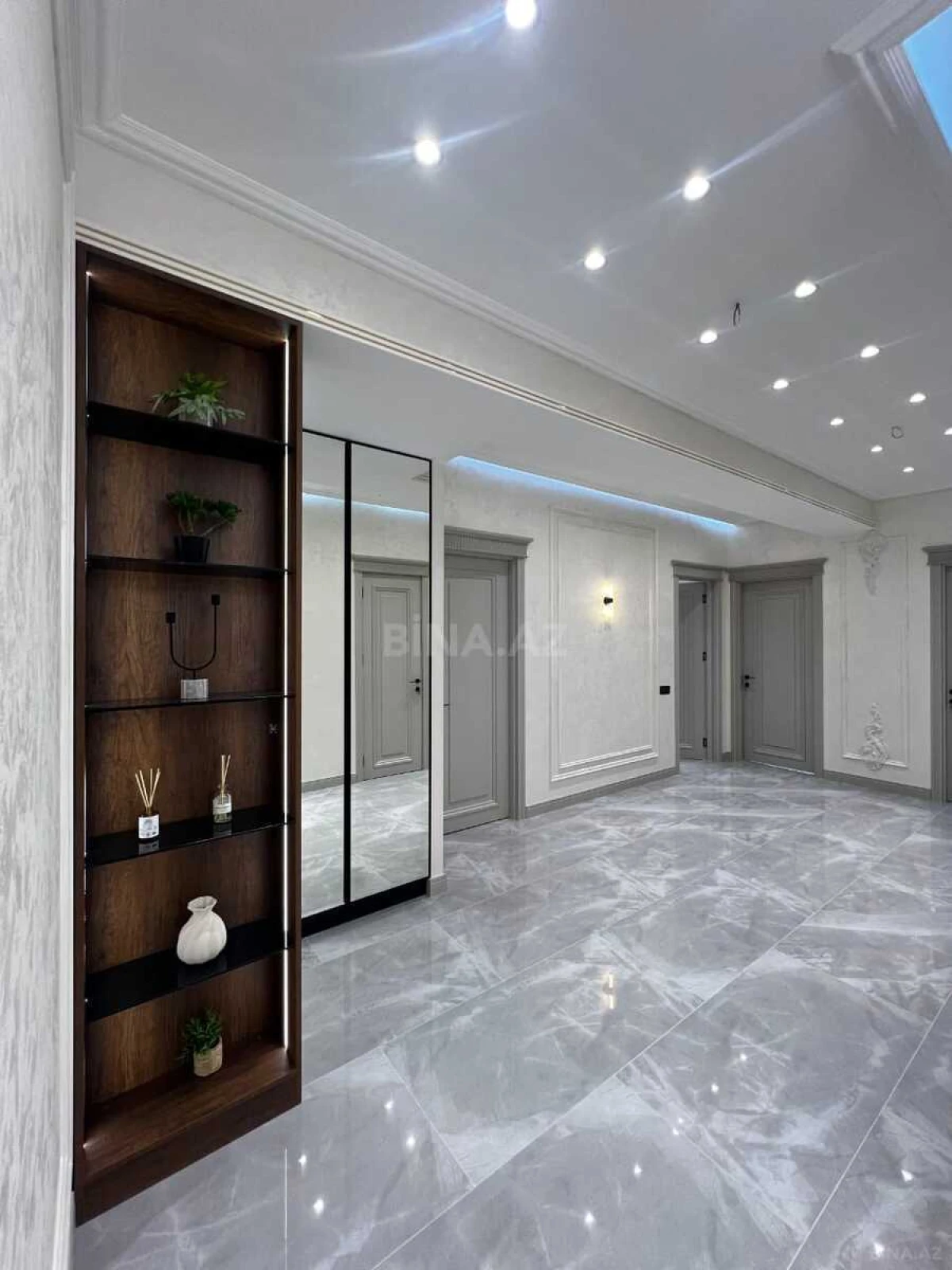 Satılır 3 otaqlı mənzil 128 m²