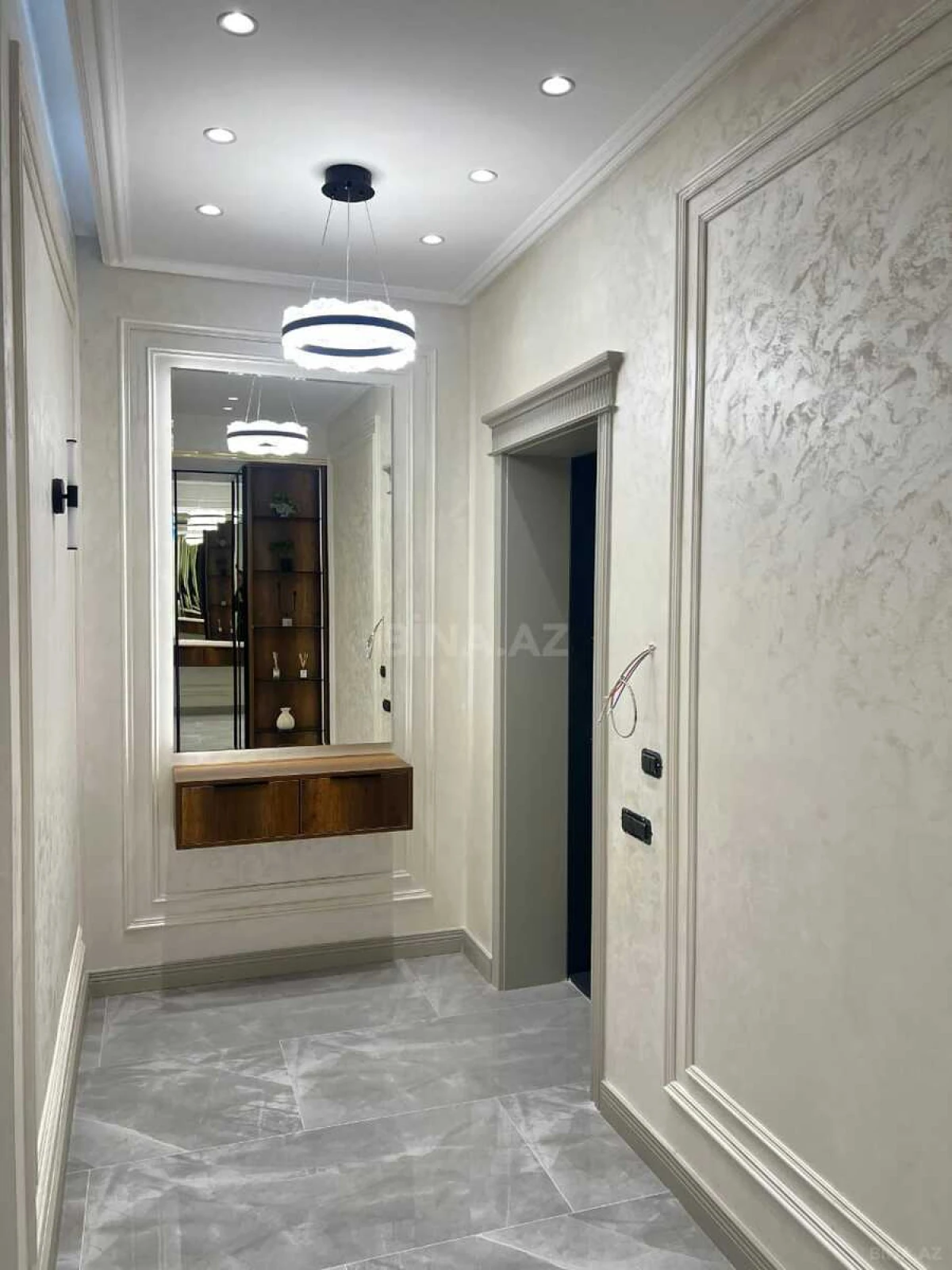 Satılır 3 otaqlı mənzil 128 m²