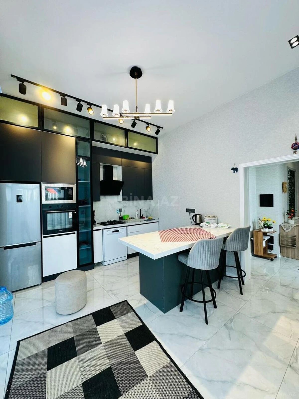 Kirayə verilir 4 otaqlı həyət evi 200 m²