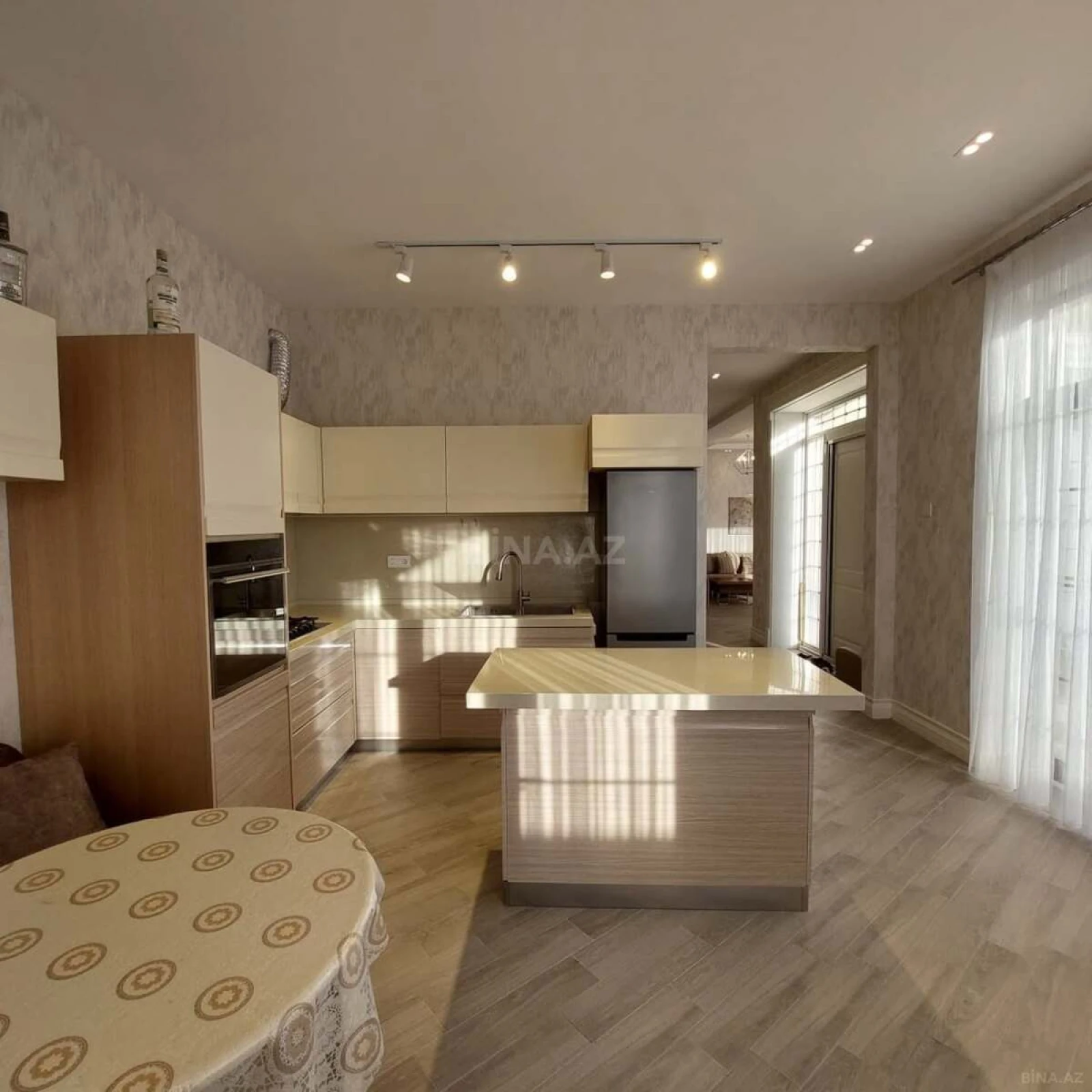 Kirayə verilir 4 otaqlı həyət evi 300 m²