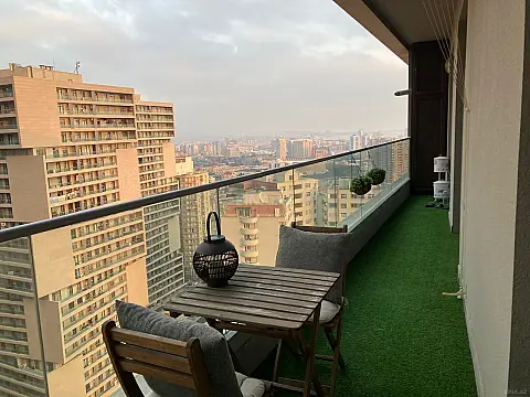 Satılır 3 otaqlı mənzil 100 m² — Bakı, 8-ci kilometr 3 otaq 100.00 m²