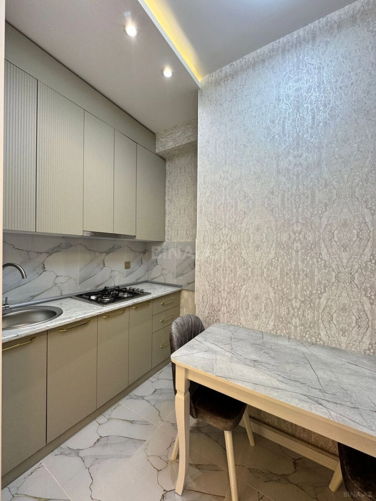 Satılır 2 otaqlı mənzil 90 m²