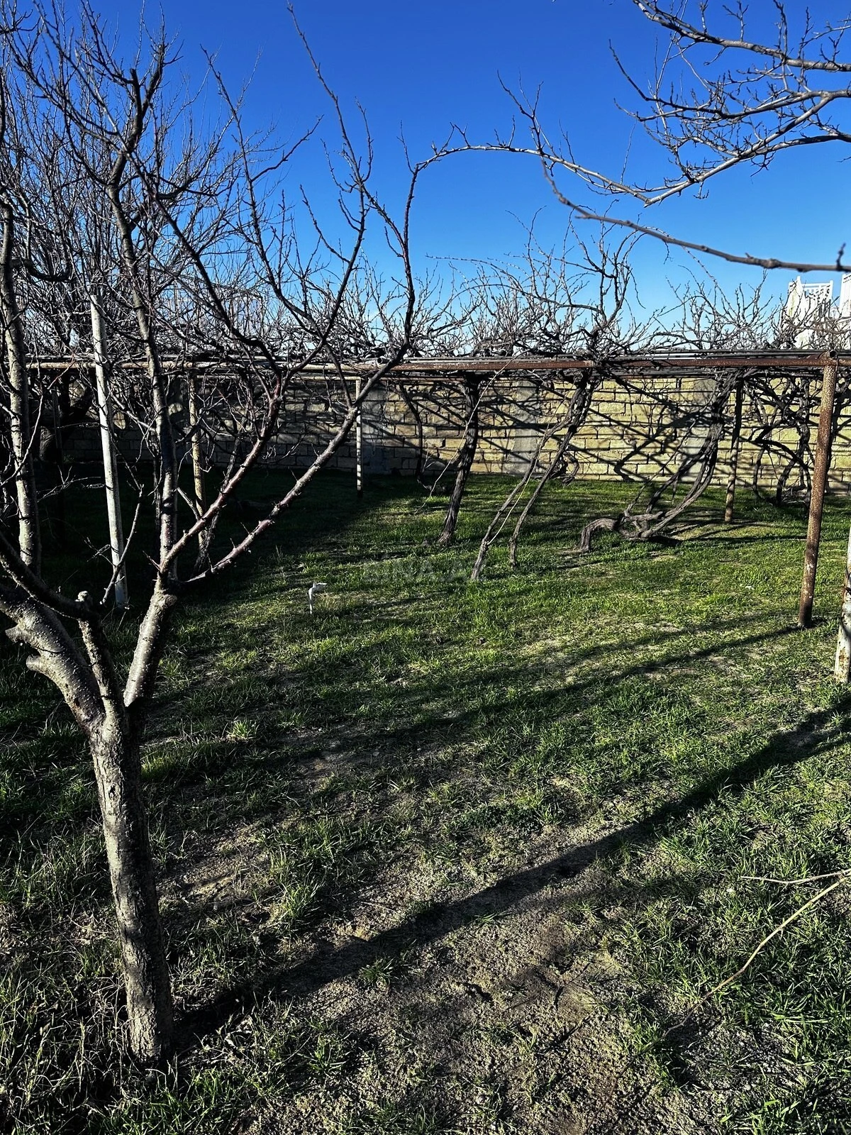 Satılır torpaq sahəsi 2 m²