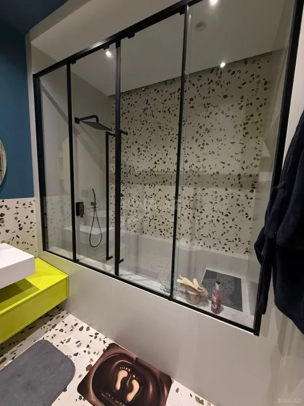 Satılır 5 otaqlı həyət evi 240 m²