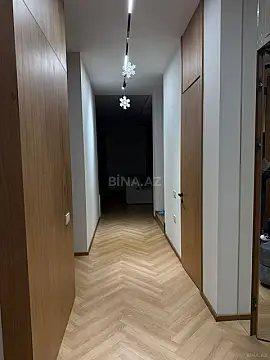 Satılır 5 otaqlı həyət evi 240 m²