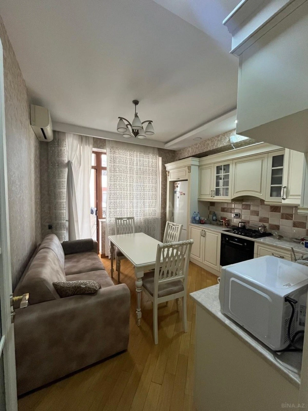 Satılır 2 otaqlı mənzil 95 m²