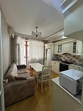 Satılır 2 otaqlı mənzil 95 m²