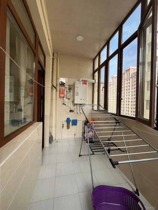 Satılır 2 otaqlı mənzil 95 m²