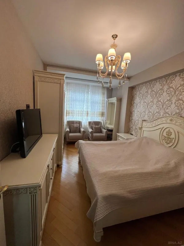 Satılır 2 otaqlı mənzil 95 m²