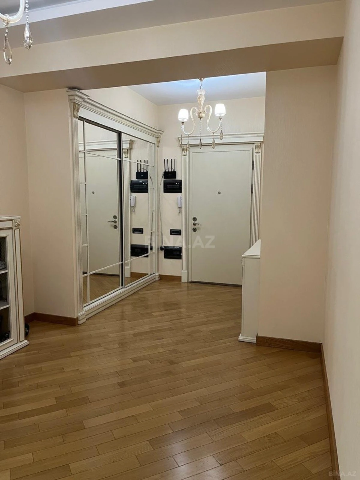 Satılır 2 otaqlı mənzil 95 m²
