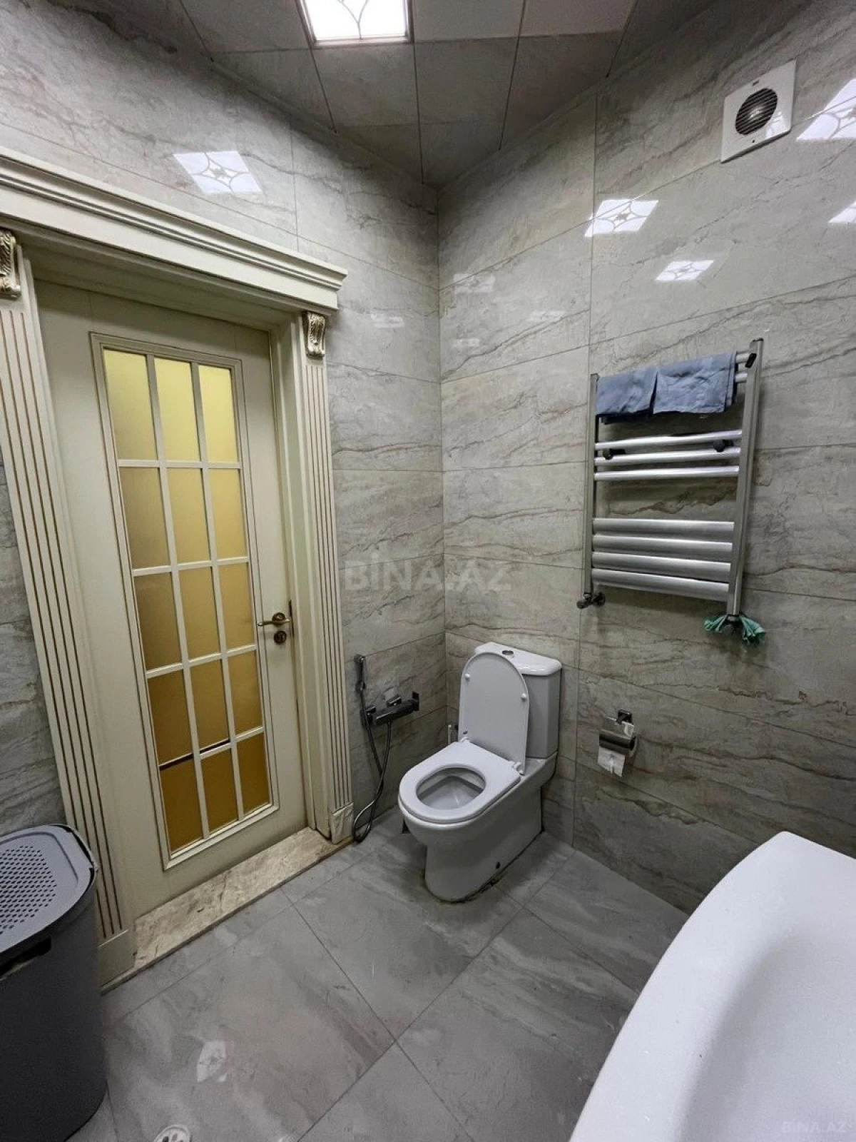 Satılır 2 otaqlı mənzil 95 m²