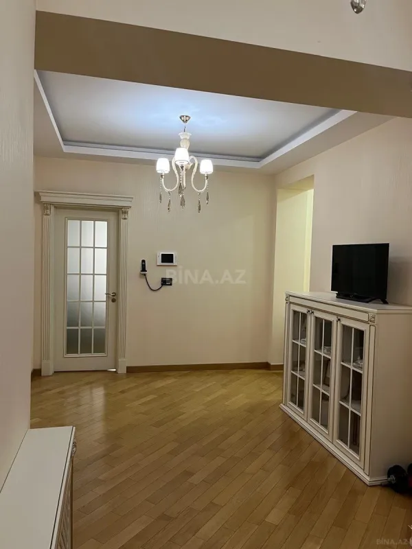 Satılır 2 otaqlı mənzil 95 m²