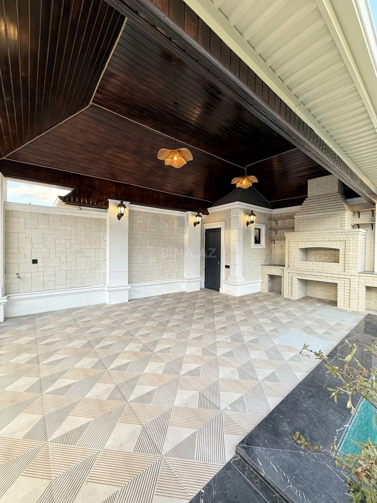 Satılır 5 otaqlı həyət evi 250 m²