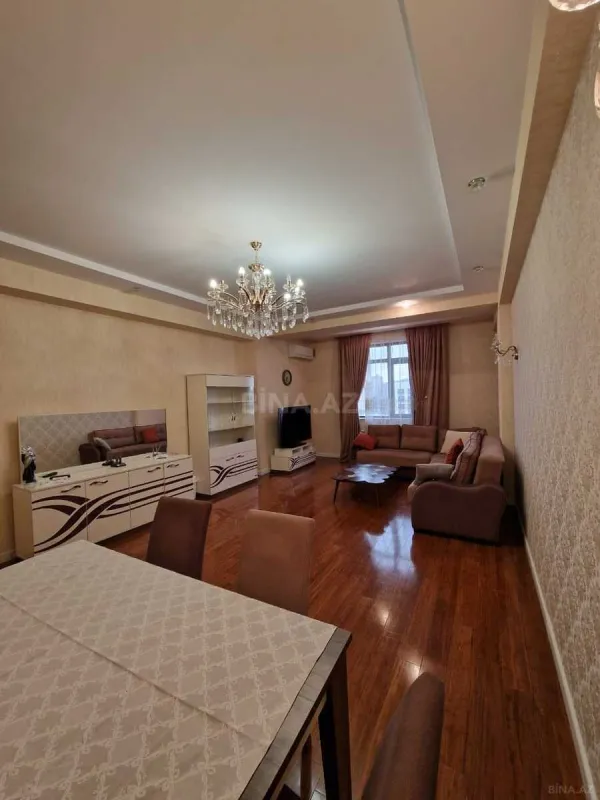 Satılır 4 otaqlı mənzil 186 m²