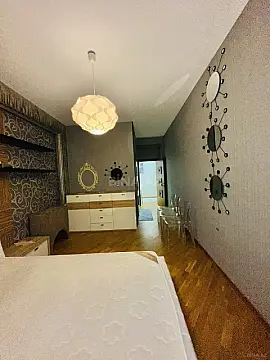Kirayə verilir 4 otaqlı mənzil 170 m²