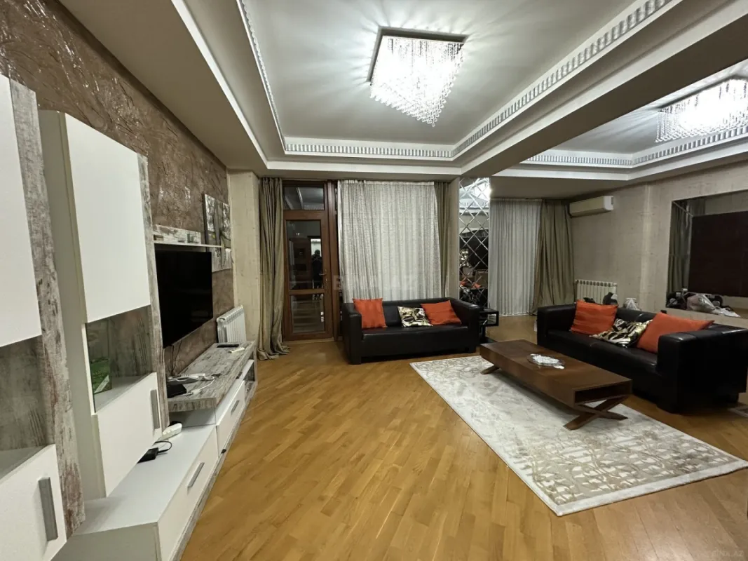 Kirayə verilir 4 otaqlı mənzil 170 m²