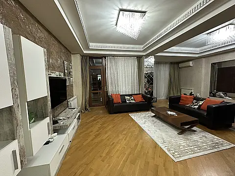 Kirayə verilir 4 otaqlı mənzil 170 m²