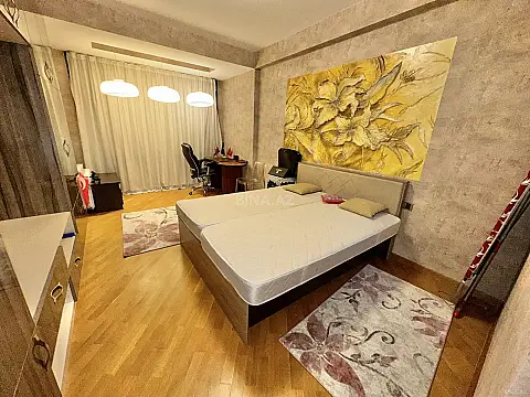 Kirayə verilir 4 otaqlı mənzil 170 m²