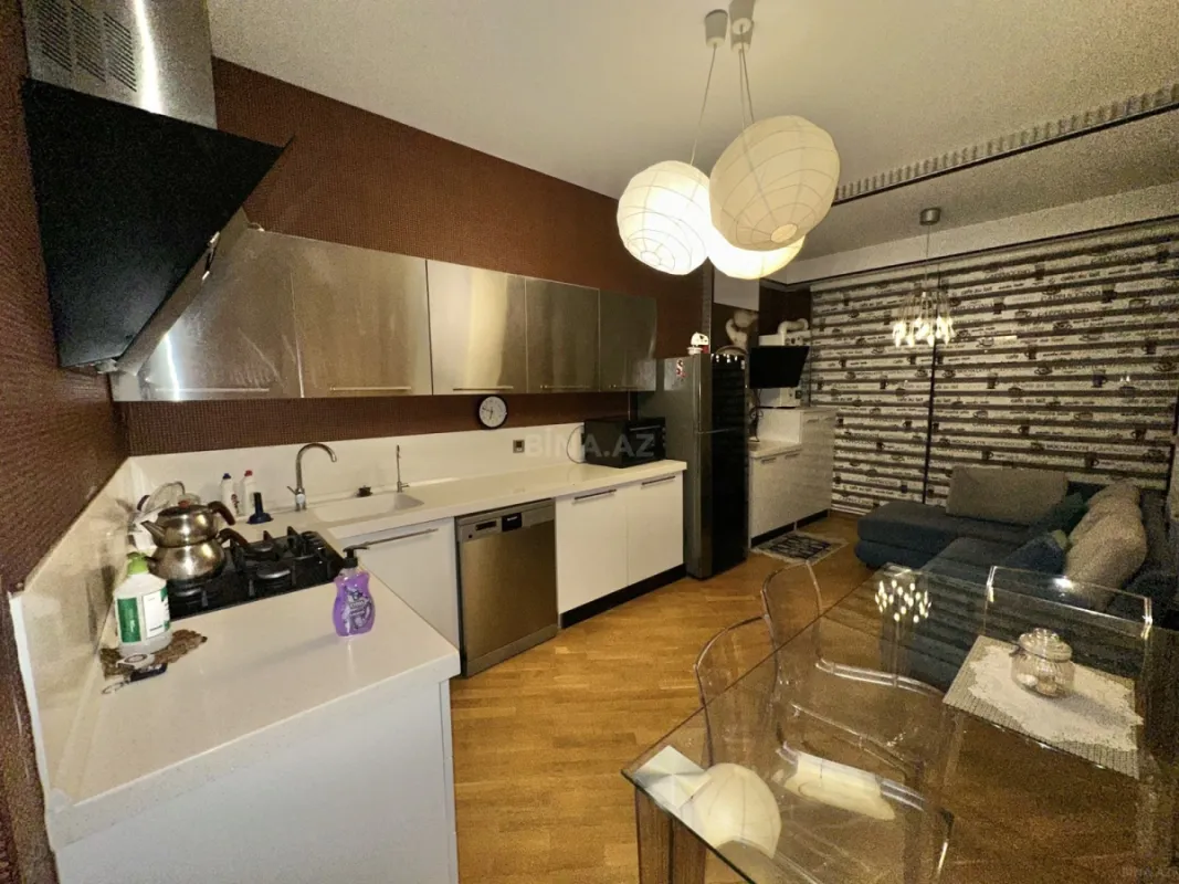 Kirayə verilir 4 otaqlı mənzil 170 m²