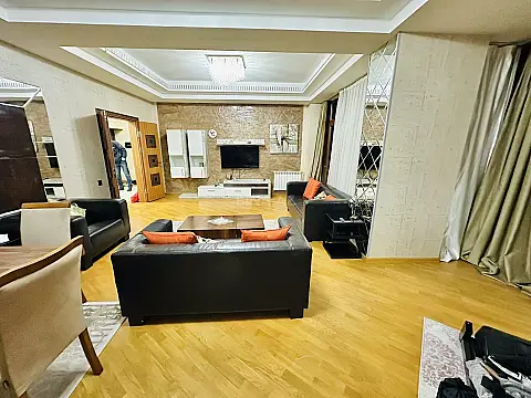 Kirayə verilir 4 otaqlı mənzil 170 m²