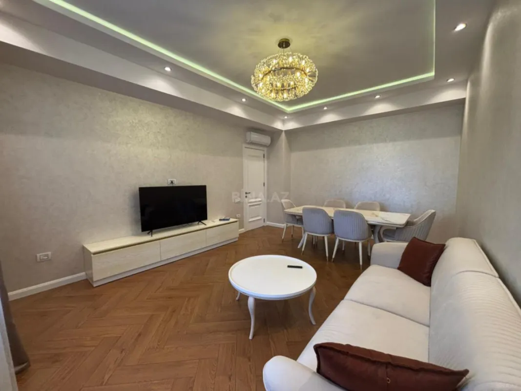 Kirayə verilir 3 otaqlı mənzil 125 m²