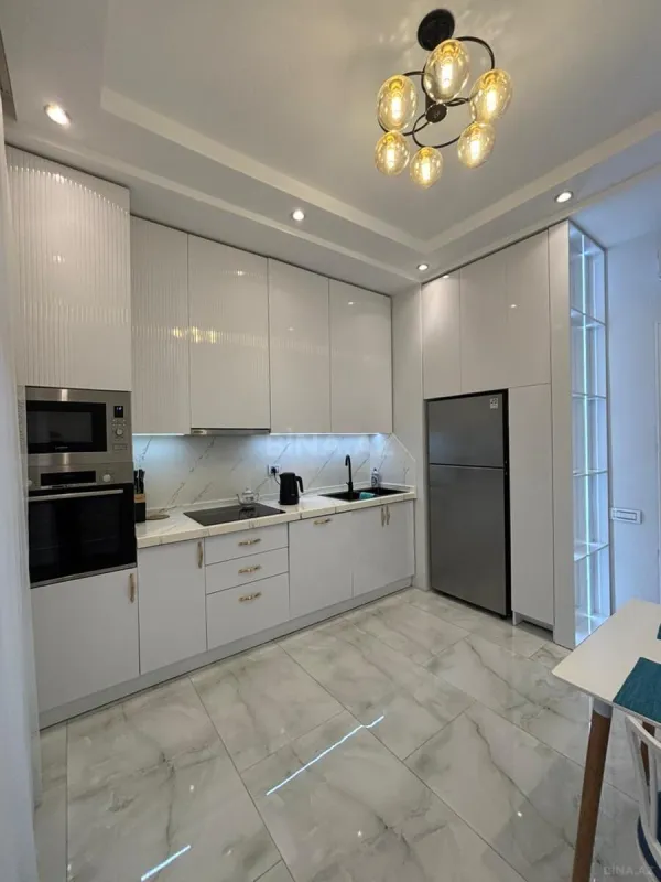 Kirayə verilir 3 otaqlı mənzil 125 m²