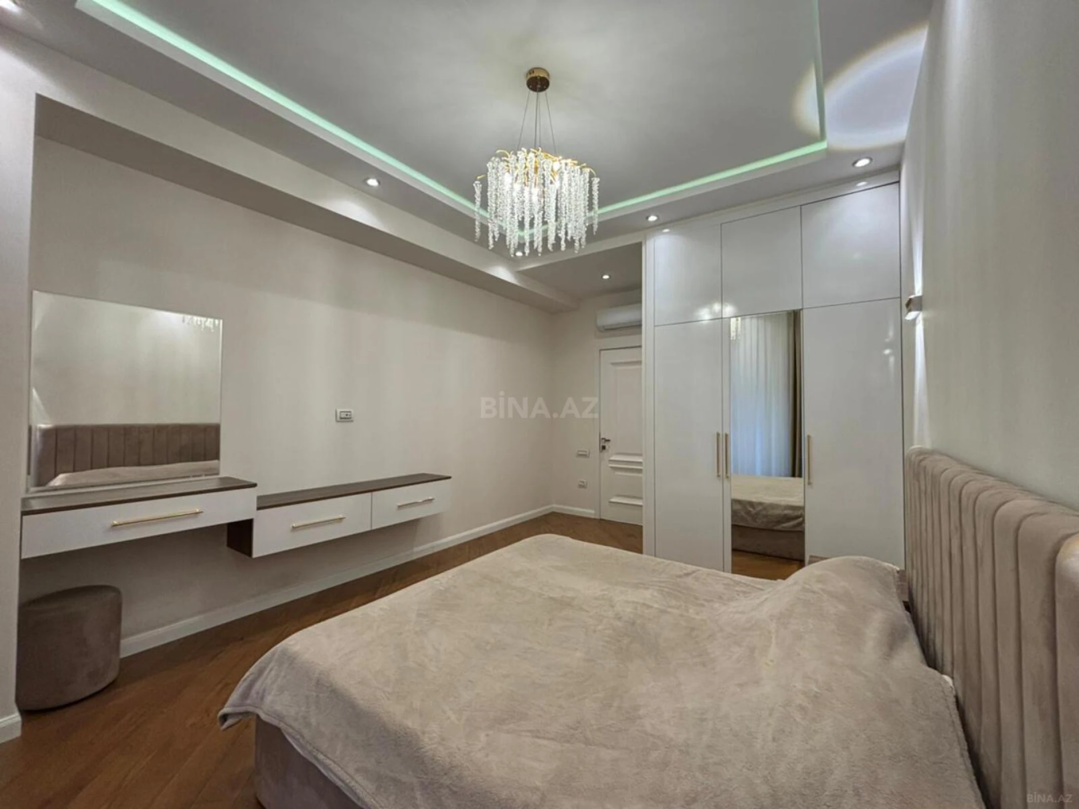 Kirayə verilir 3 otaqlı mənzil 125 m²
