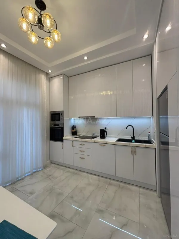 Kirayə verilir 3 otaqlı mənzil 125 m²