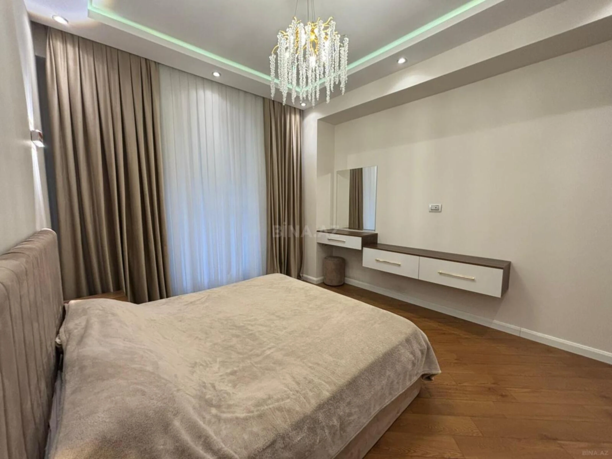 Kirayə verilir 3 otaqlı mənzil 125 m²