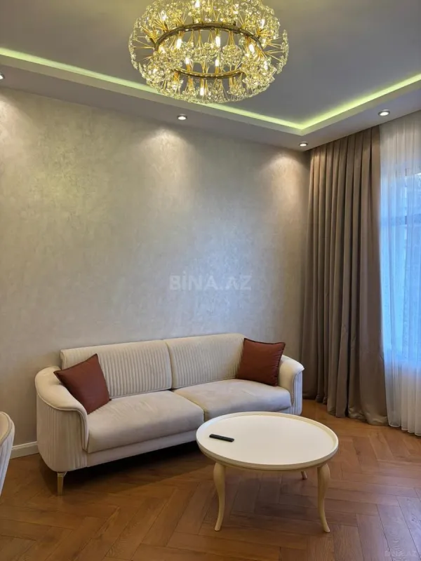Kirayə verilir 3 otaqlı mənzil 125 m²