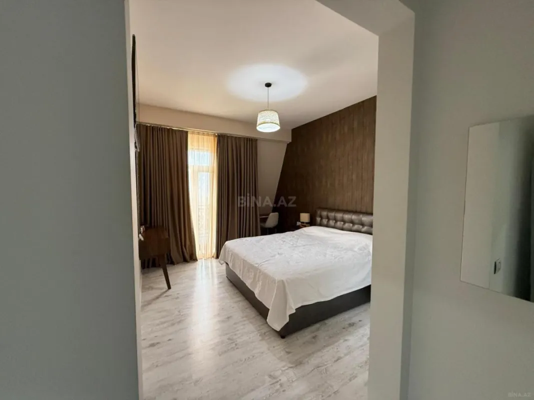 Kirayə verilir 4 otaqlı mənzil 192 m²