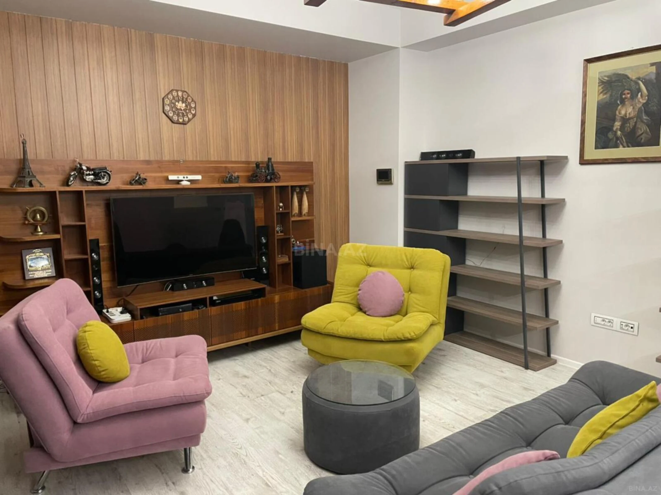 Kirayə verilir 4 otaqlı mənzil 192 m²