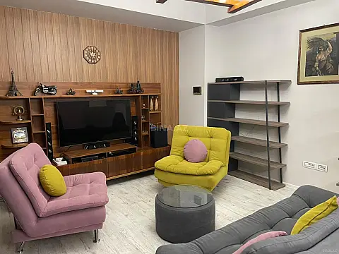 Kirayə verilir 4 otaqlı mənzil 192 m² — Bakı 4 otaq 192.00 m²