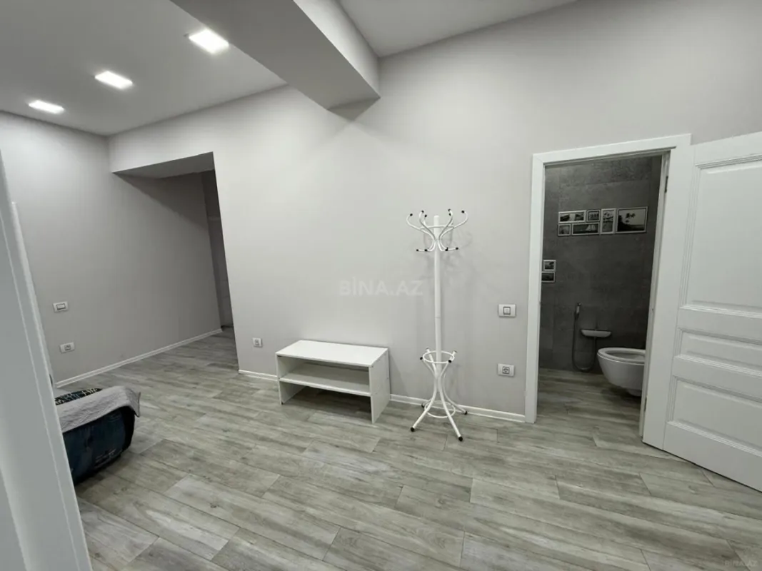 Kirayə verilir 4 otaqlı mənzil 192 m²