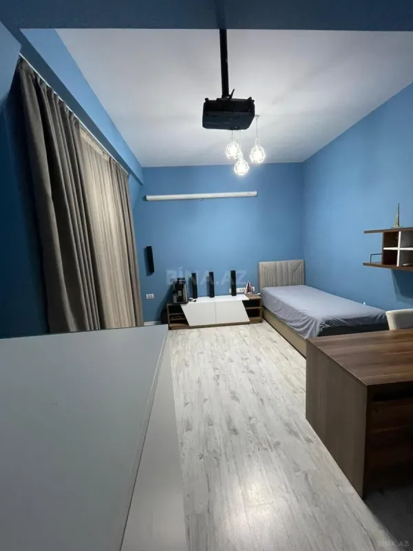 Kirayə verilir 4 otaqlı mənzil 192 m²