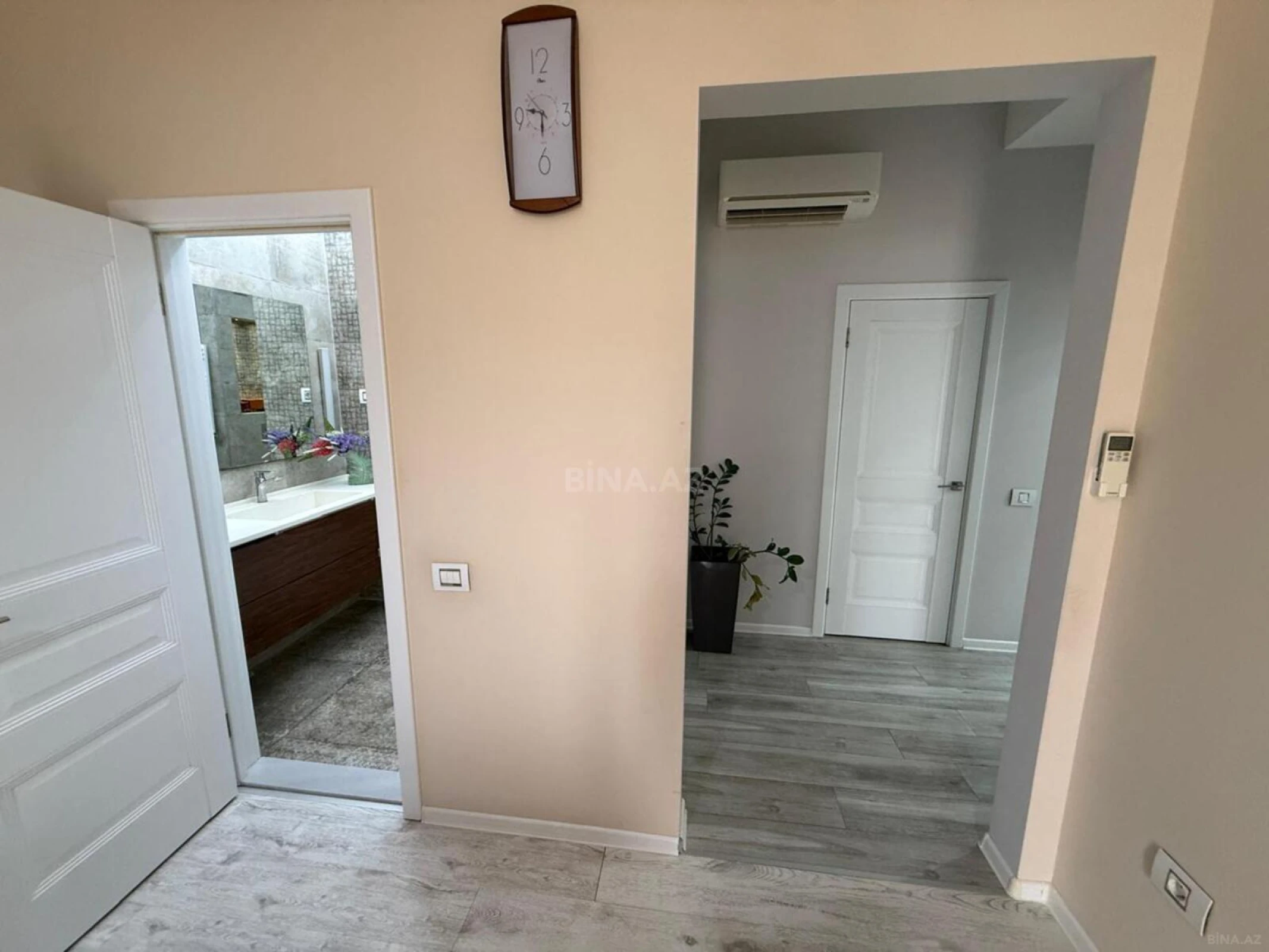 Kirayə verilir 4 otaqlı mənzil 192 m²