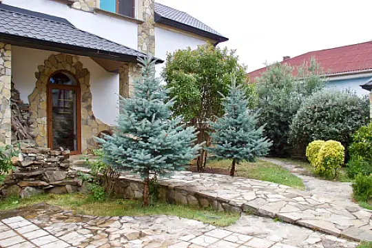 Satılır 5 otaqlı həyət evi 400 m²