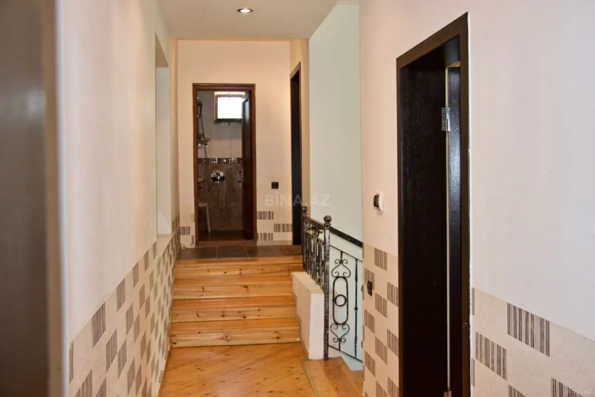 Satılır 5 otaqlı həyət evi 400 m²