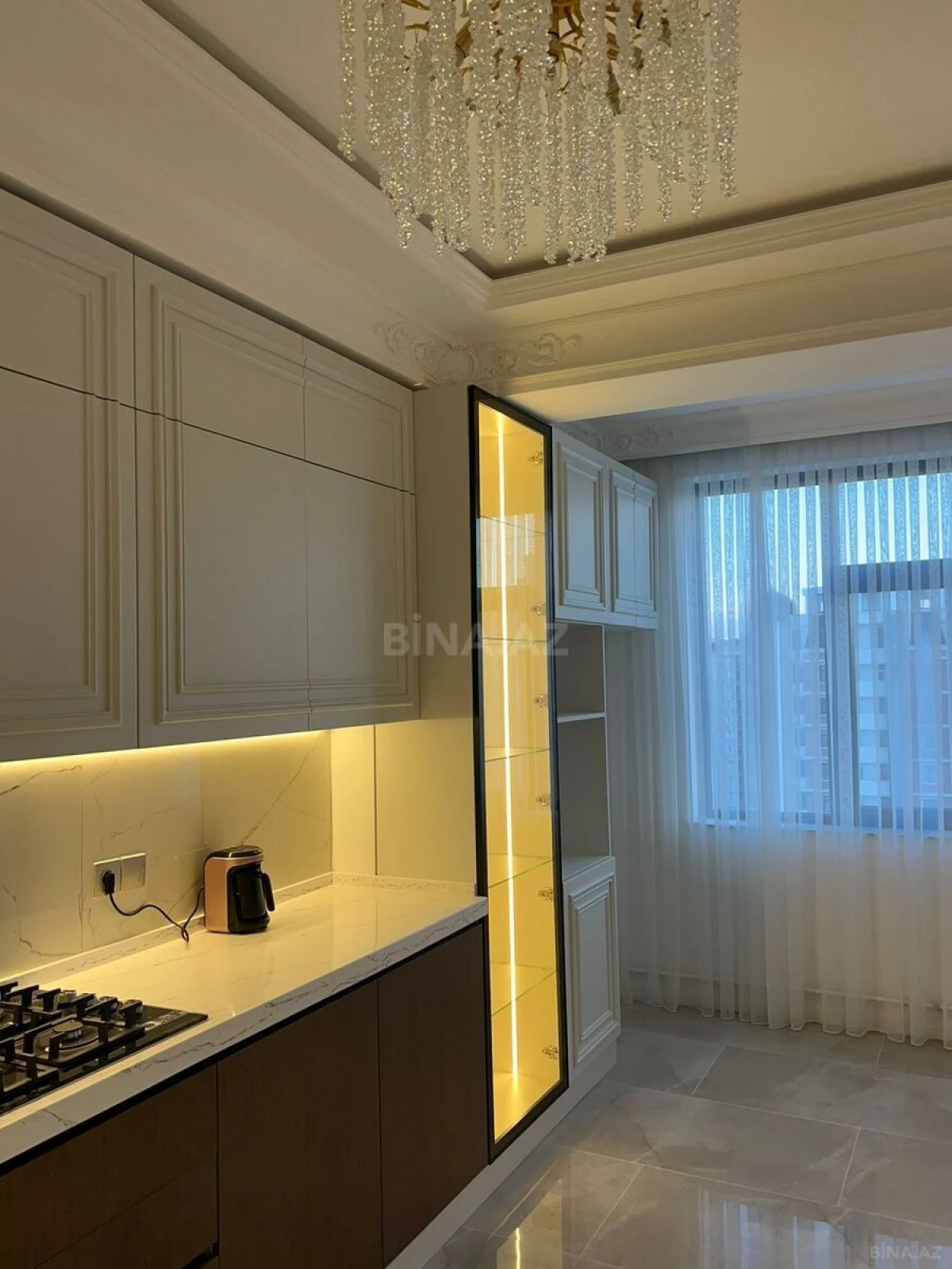 Satılır 3 otaqlı mənzil 118 m²