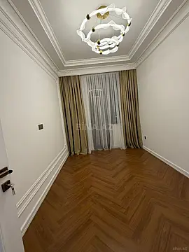 Satılır 3 otaqlı mənzil 118 m²