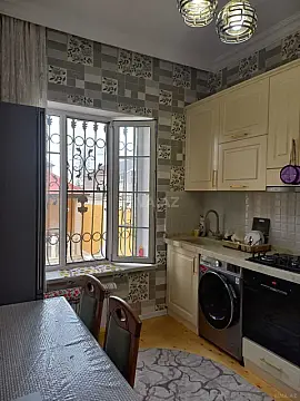 Satılır 4 otaqlı həyət evi 130 m² — Bakı 4 otaq 130.00 m²