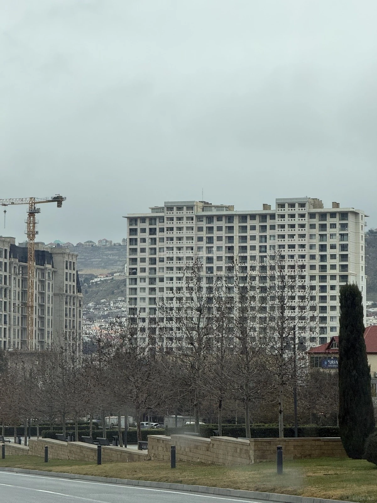 Satılır 3 otaqlı mənzil 98 m²