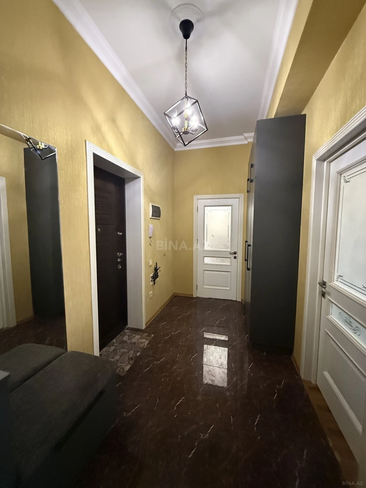 Satılır 3 otaqlı mənzil 98 m²
