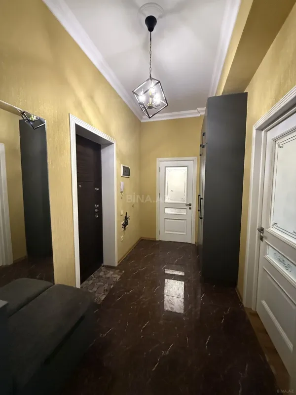 Satılır 3 otaqlı mənzil 98 m²