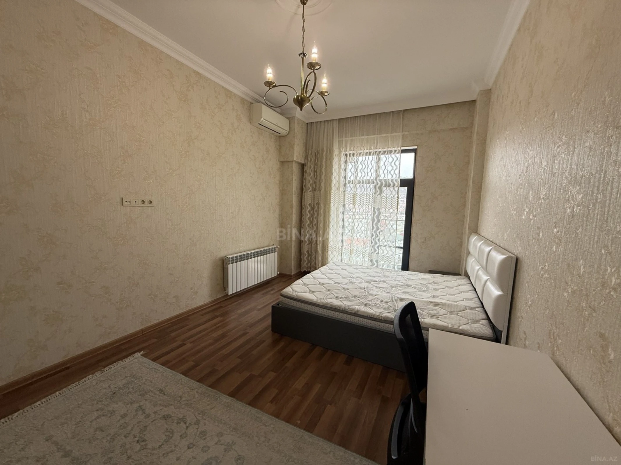 Satılır 3 otaqlı mənzil 98 m²