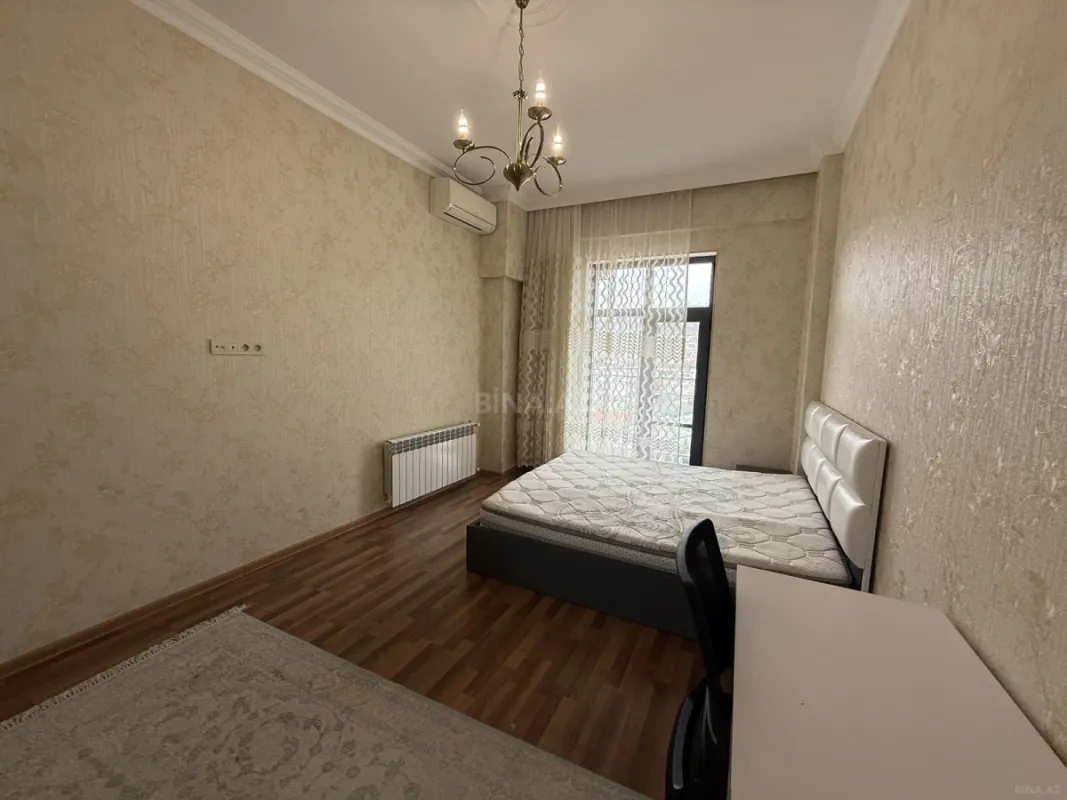 Satılır 3 otaqlı mənzil 98 m²