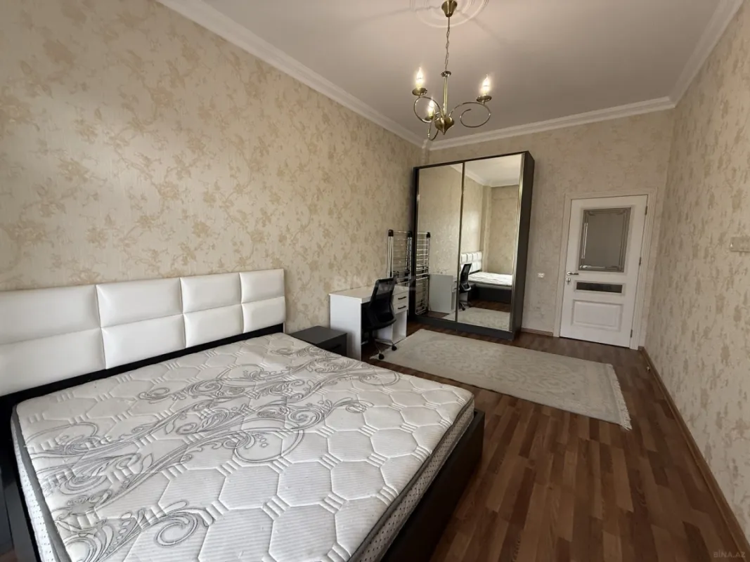 Satılır 3 otaqlı mənzil 98 m²